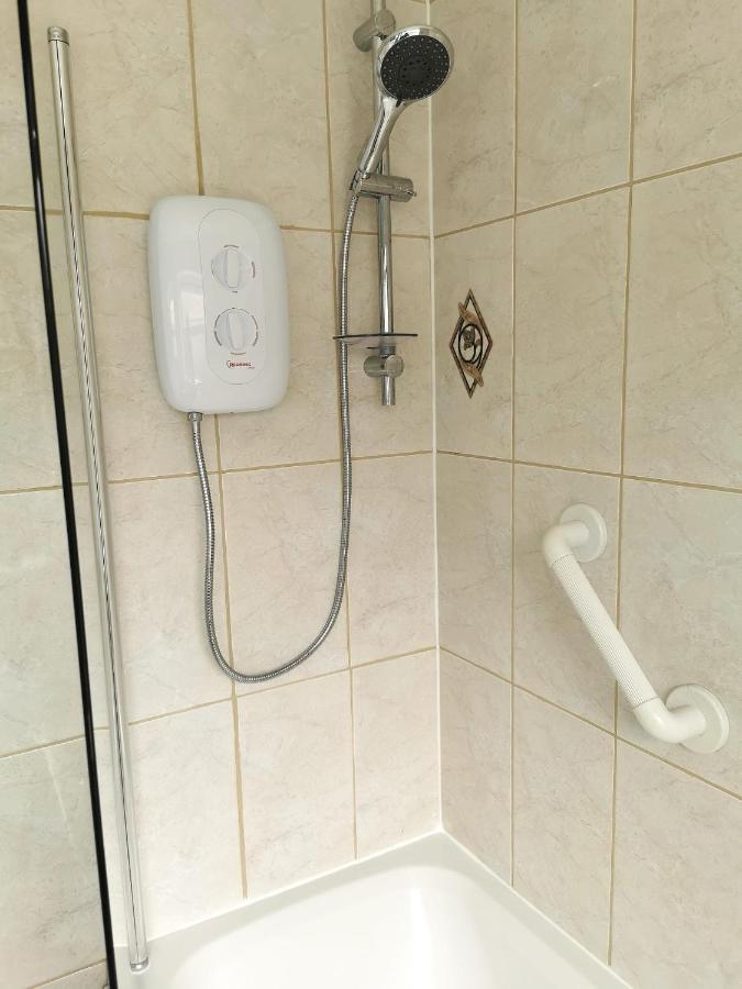 3-Bedroom House With Garden, Conservatory, In Centre Of Worcester Ngoại thất bức ảnh