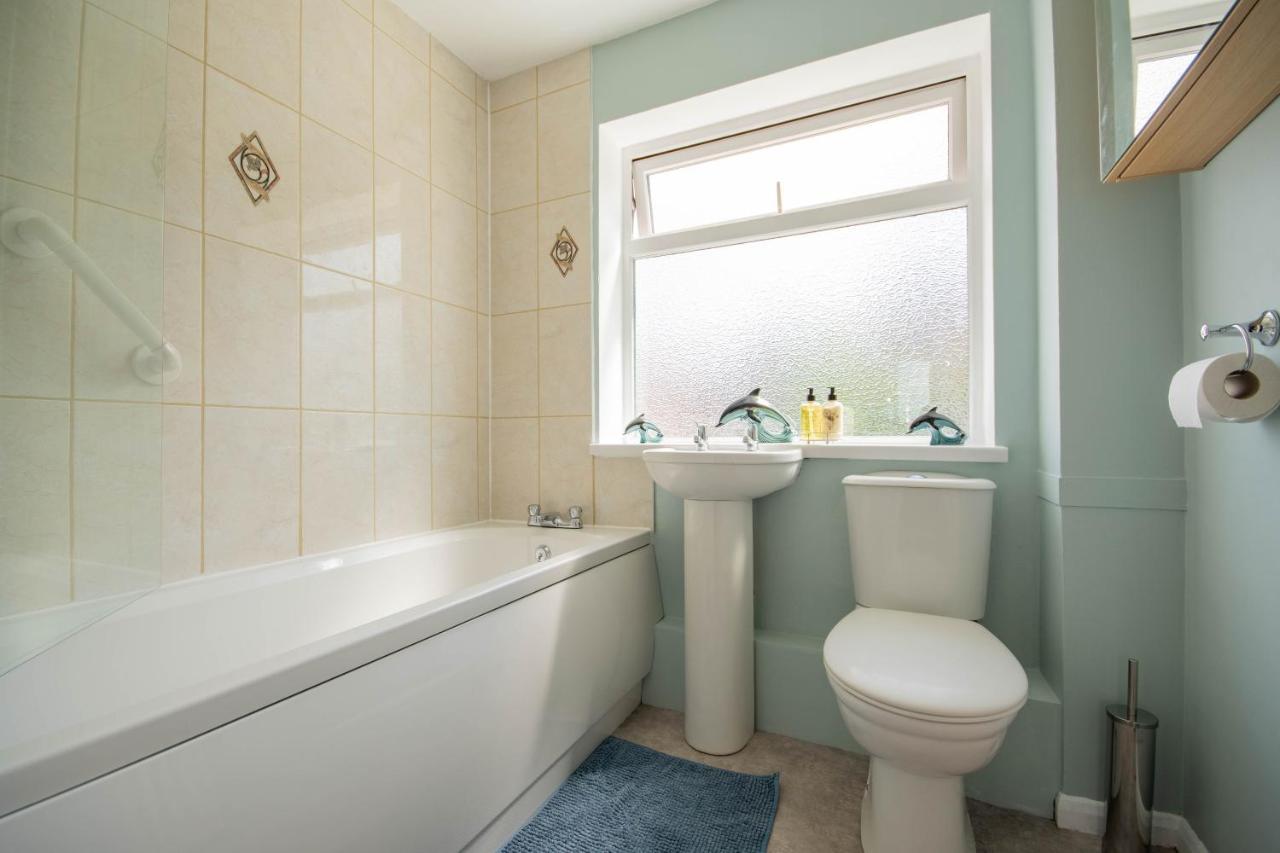 3-Bedroom House With Garden, Conservatory, In Centre Of Worcester Ngoại thất bức ảnh