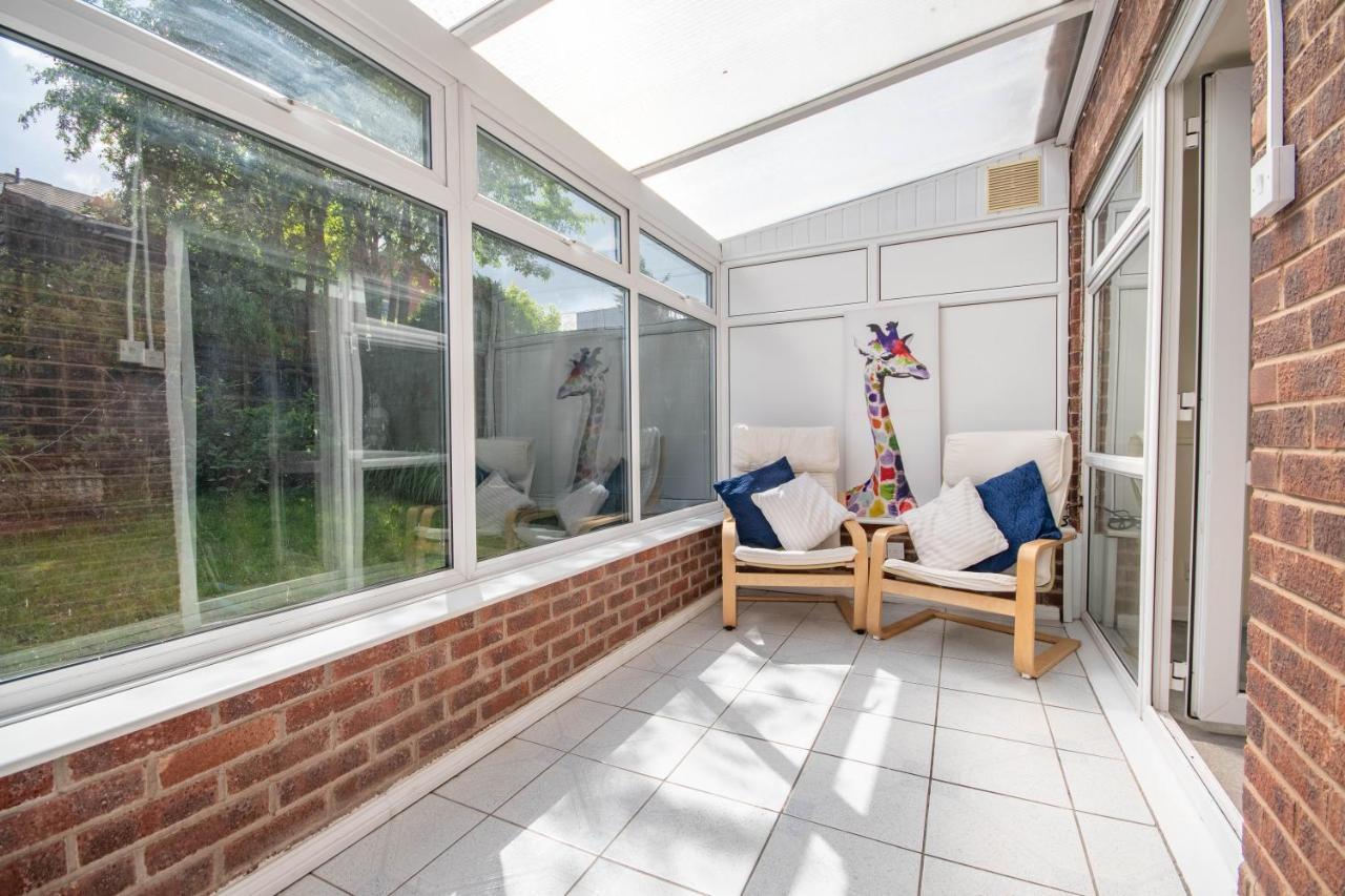 3-Bedroom House With Garden, Conservatory, In Centre Of Worcester Ngoại thất bức ảnh